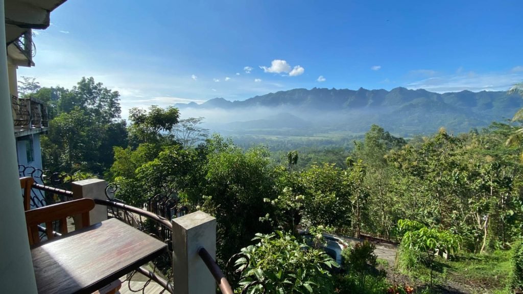 Sensasi Minum Kopi Magelang di Ketinggian Bukit