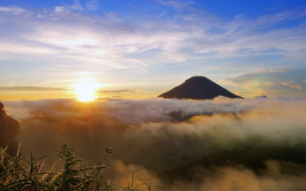 Sikunir Dieng Salah Satu Spot Sunrise Wajib di Wonosobo