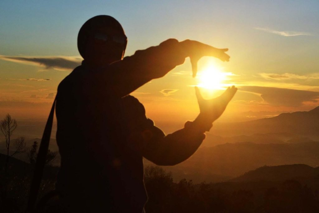 Menikmati Sunrise Merapi Merbabu dari Ketep Pass Magelang