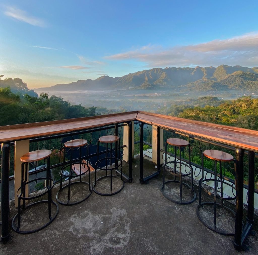 Sunrise di Gereja ayam