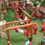 tempat makan dengan playground