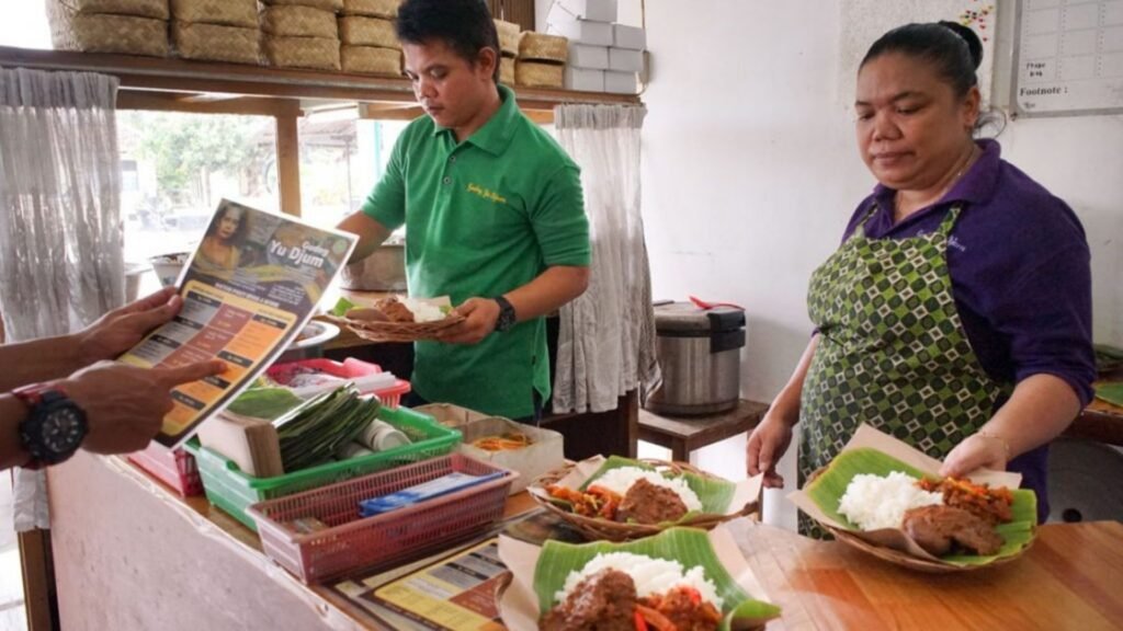 Gudeg Yu Djum terdekat dari lokasi saya