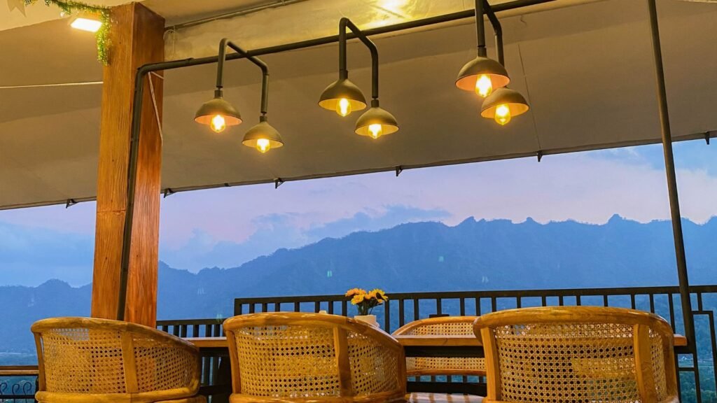 Tempat Makan dekat Svargabumi