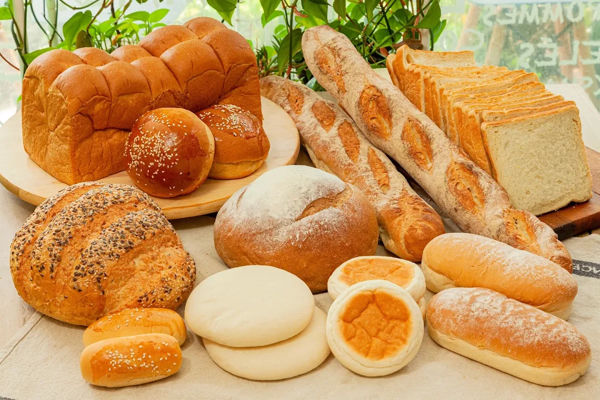 Beragam roti dan pastry Authentique French Bread