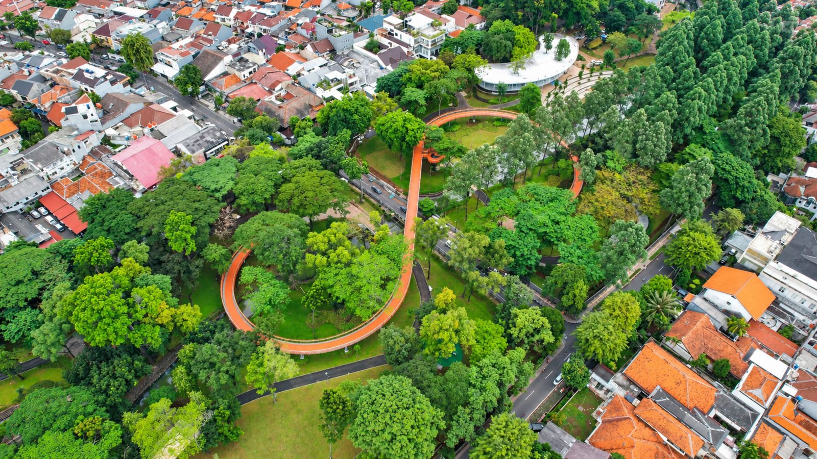 Tebet Eco Park dan permukiman Tebet dilihat dari udara